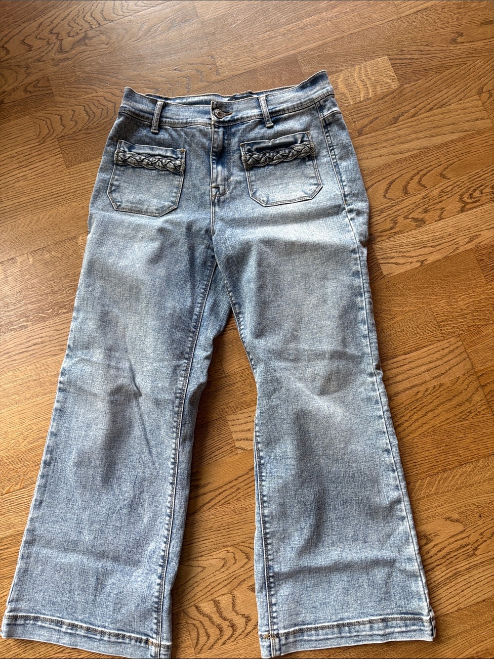 Braided Pocket Light Blue crop Jeans